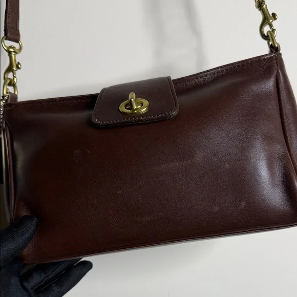 Coach Vintage Legacy Demi Turnlock Bag #9154 - Cuero Mahogany (1999) - Picture 15 of 17